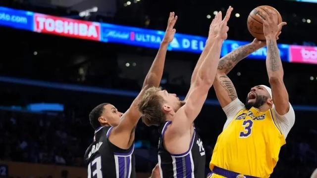 开云APP-正面交锋再遭萨博尼斯完爆 欧洲中锋已成浓眉天敌